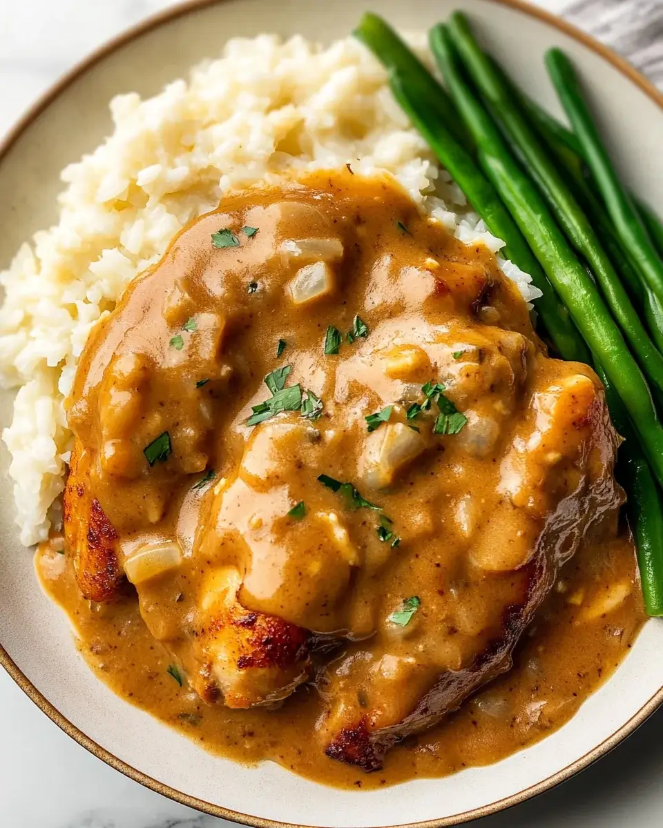 Smothered Chicken: Discover the Best Recipe Ever!