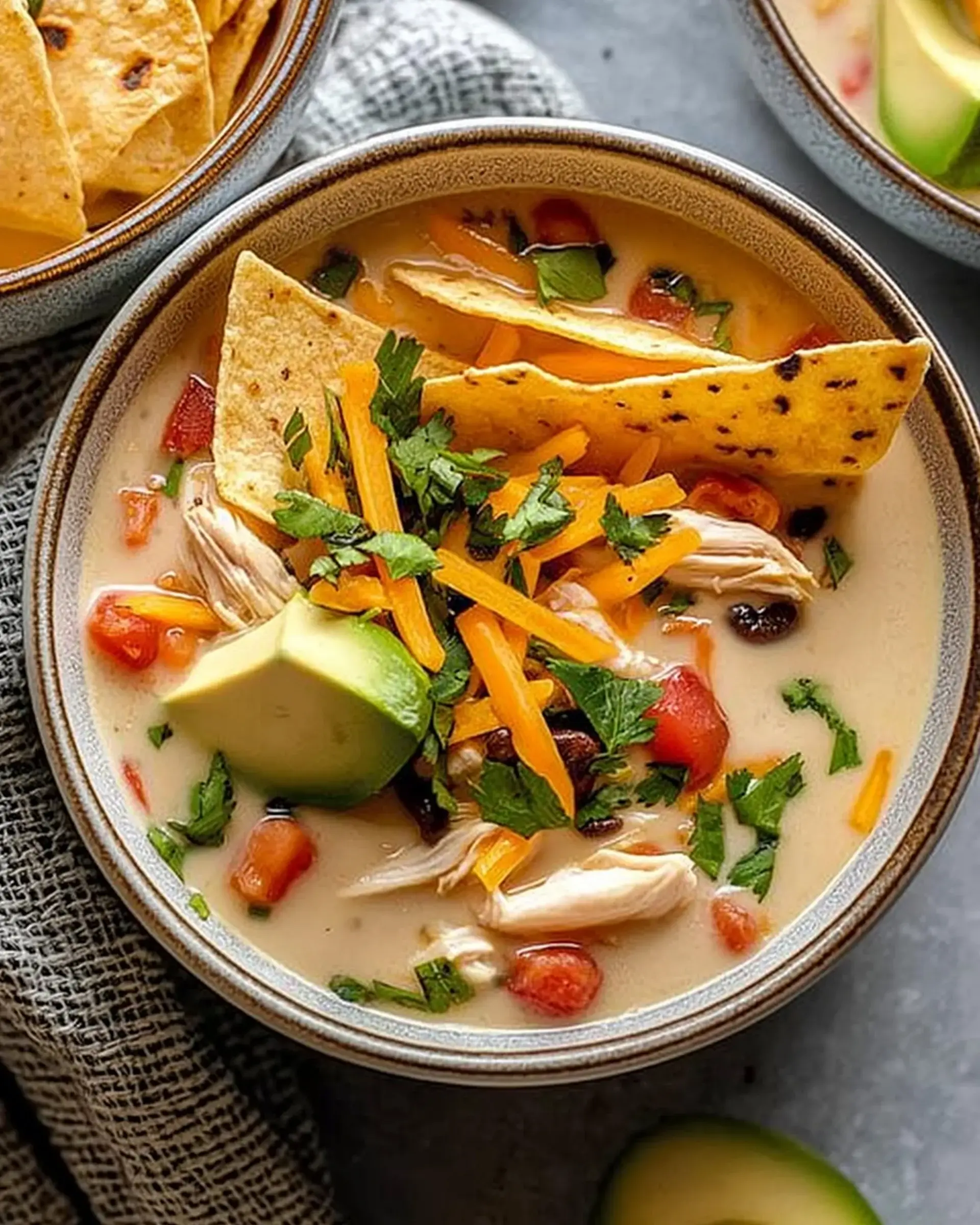 Creamy Chicken Tortilla Soup: A Tasty Comfort Recipe!