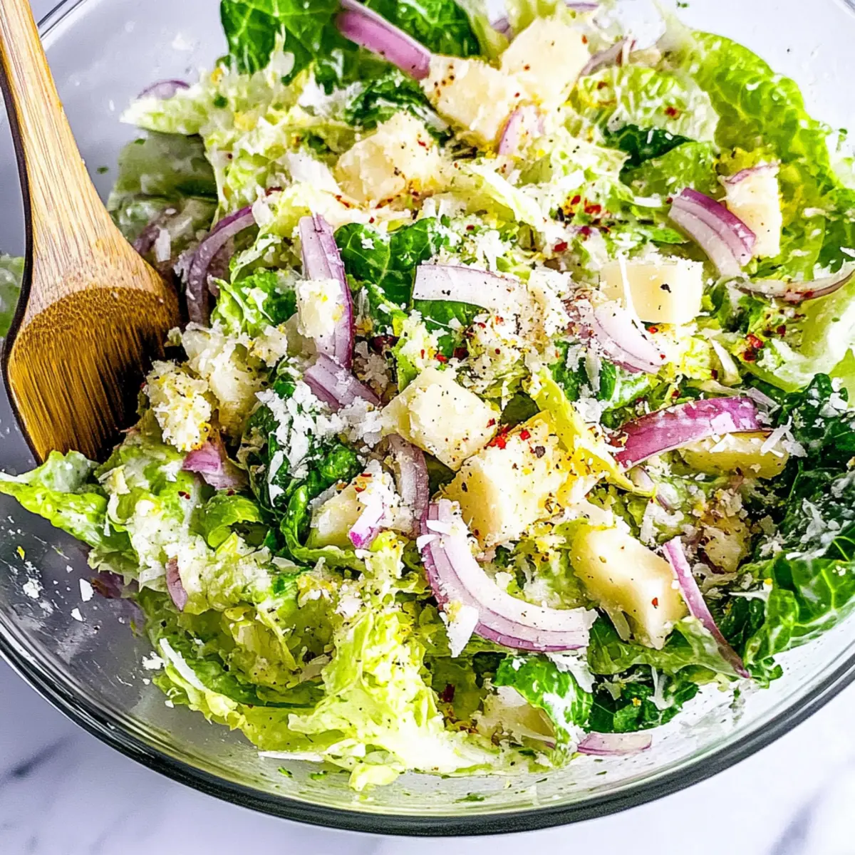 Lemon Parmesan Lettuce Salad: Quick, Crunchy & Zesty Delight